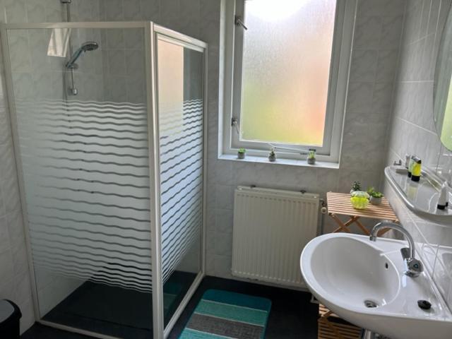 Gezellige Vakantiewoning Aan Het Water In Ewijk - Recreational Only No Workers Exteriör bild